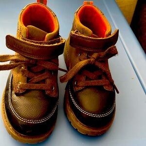 Carter’s brown boots